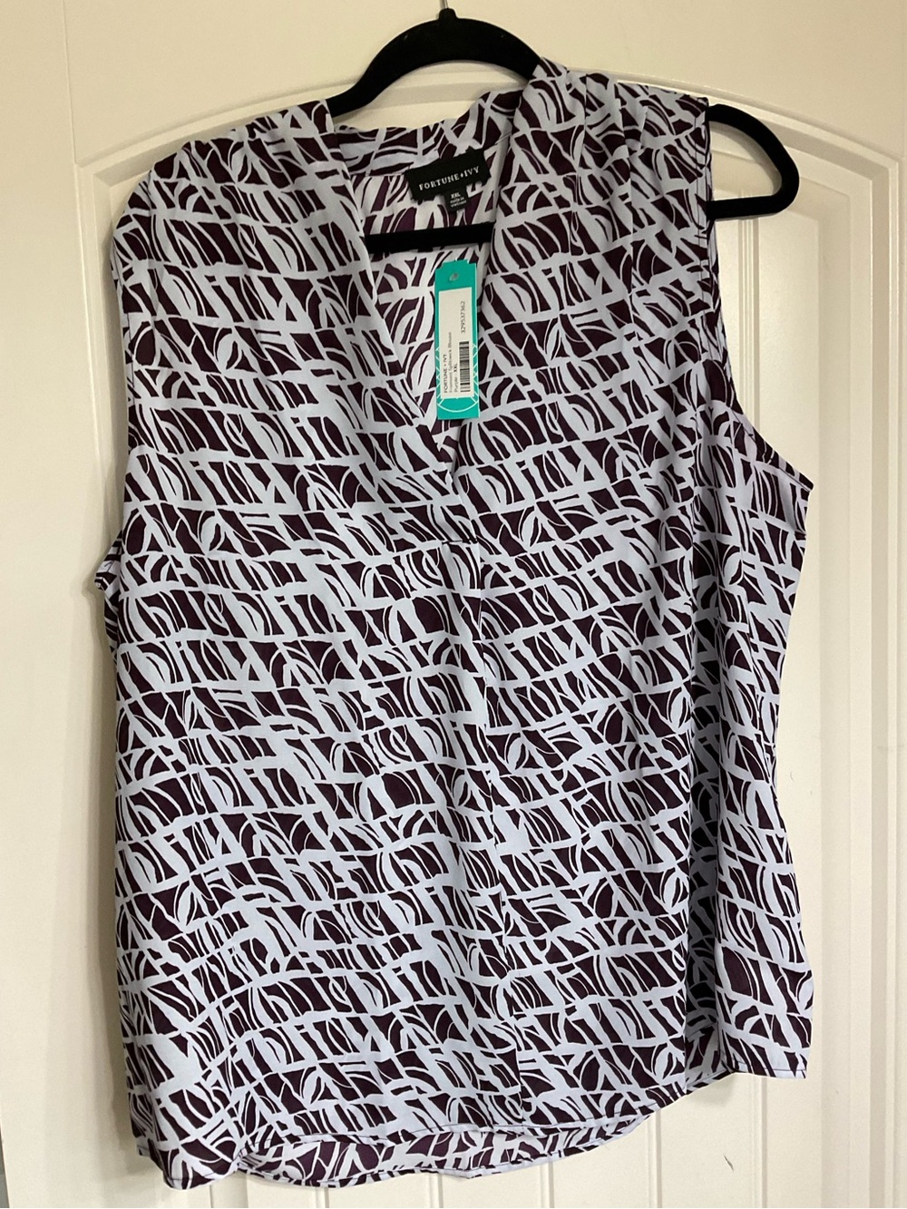NWT Fortune + Ivy White & Dark Purple Sleeveless V-Neck Size XXL - Picture 1 of 7